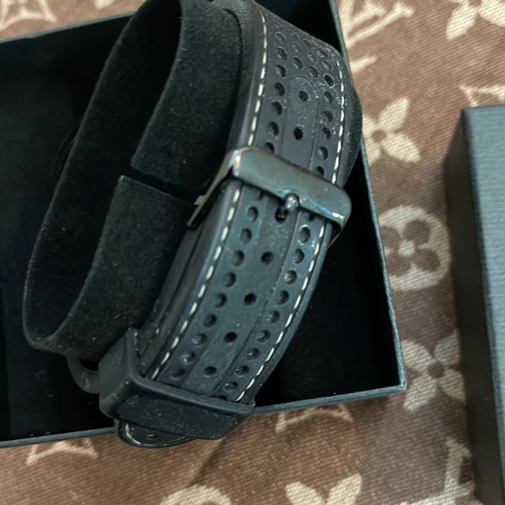 Authentic Guess Mens Watch - Picture 3 of 3
